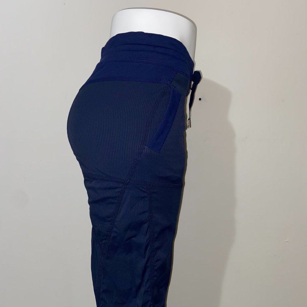 LULULEMON NAVY- BLUE FULL LENGTH PANTS *33”-4 - Picture 11 of 14